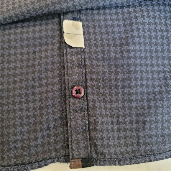 Guess Long Sleeve Pattern Print Button-up Dress Shirt Men's Size Small - Picture 12 of 12